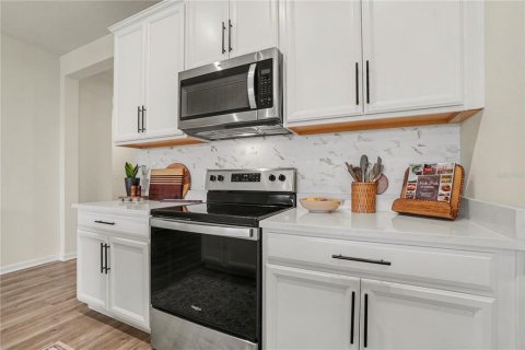 House in Venice, Florida 4 bedrooms, 186.27 sq.m. № 2166960 - photo 5