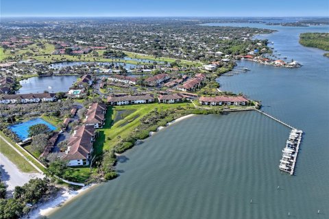 Condo in Stuart, Florida, 2 bedrooms  № 2090706