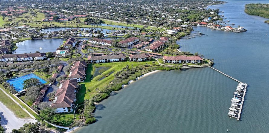 Condo à Stuart, Floride, 2 chambres  № 2090706