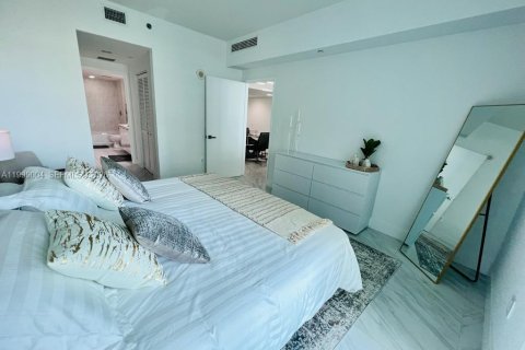 Condominio en alquiler en Miami, Florida, 2 dormitorios, 103.4 m2 № 2060942 - foto 12