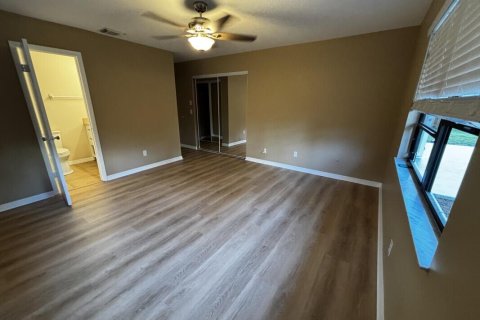 House in Port St. Lucie, Florida 2 bedrooms, 117.06 sq.m. № 2146709 - photo 7