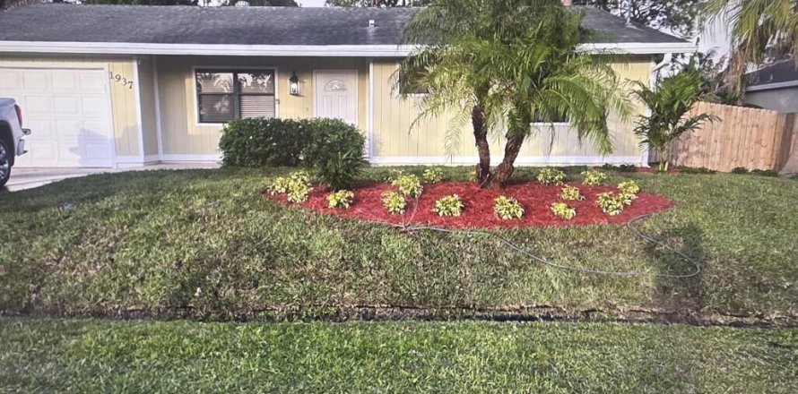 House in Port St. Lucie, Florida 2 bedrooms, 117.06 sq.m. № 2146709