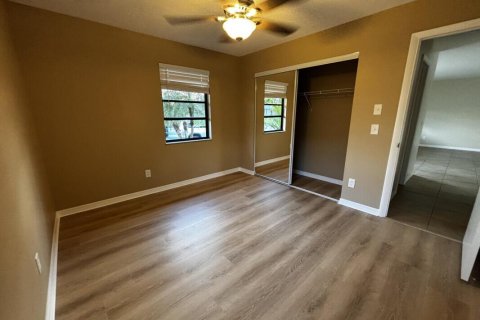 House in Port St. Lucie, Florida 2 bedrooms, 117.06 sq.m. № 2146709 - photo 2