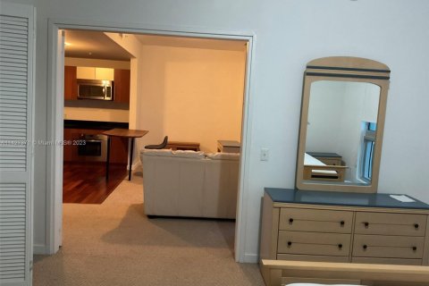 Condominio en alquiler en Miami, Florida, 1 dormitorio, 56.21 m2 № 1937713 - foto 8