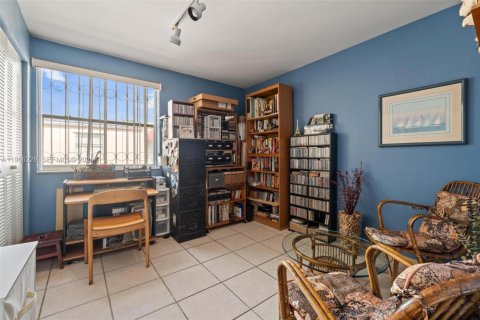 Купить кондоминиум в Майами, Флорида 2 спальни, 95.13м2, № 2028086 - фото 15