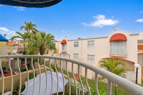 Купить кондоминиум в Майами, Флорида 2 спальни, 95.13м2, № 2028086 - фото 18