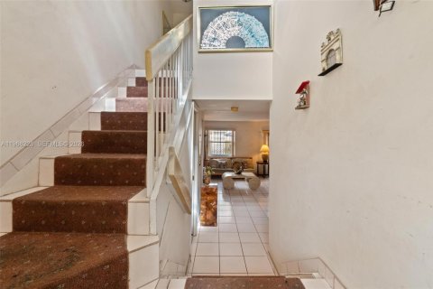 Купить кондоминиум в Майами, Флорида 2 спальни, 95.13м2, № 2028086 - фото 3