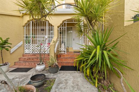 Купить кондоминиум в Майами, Флорида 2 спальни, 95.13м2, № 2028086 - фото 2