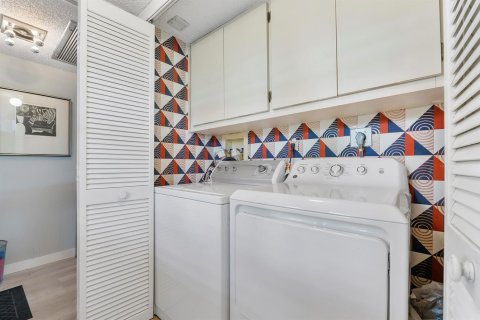 Купить кондоминиум в Помпано-Бич, Флорида 3 комнаты, 150.5м2, № 2260210 - фото 17