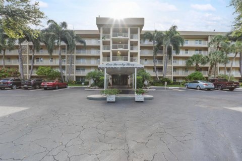 Купить кондоминиум в Помпано-Бич, Флорида 3 комнаты, 150.5м2, № 2260210 - фото 2