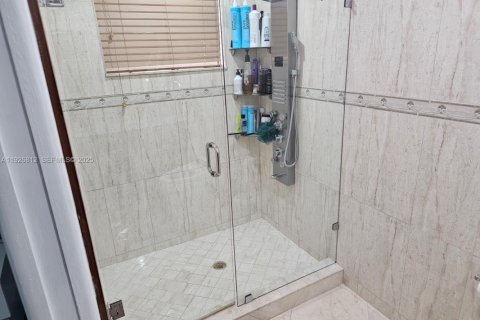 Villa ou maison à louer à Miami, Floride: 3 chambres, 164.53 m2 № 1987403 - photo 9