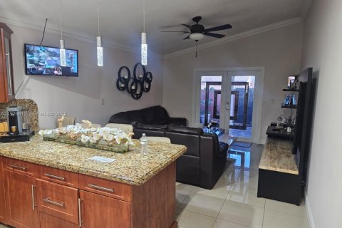 Villa ou maison à louer à Miami, Floride: 3 chambres, 164.53 m2 № 1987403 - photo 4