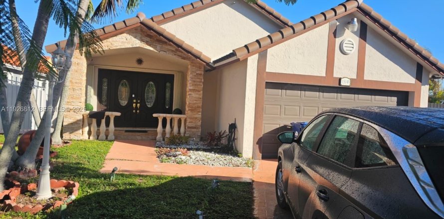 Villa ou maison à Miami, Floride 3 chambres, 164.53 m2 № 1987403