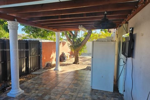 Villa ou maison à louer à Miami, Floride: 3 chambres, 164.53 m2 № 1987403 - photo 26