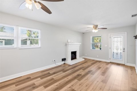 Casa en venta en Tampa, Florida, 3 dormitorios, 104.52 m2 № 2396005 - foto 10