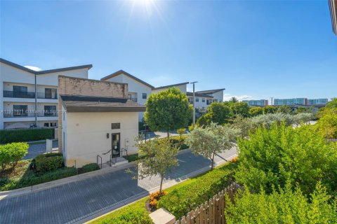 Condominio en venta en Doral, Florida, 3 dormitorios, 105.44 m2 № 1973309 - foto 5