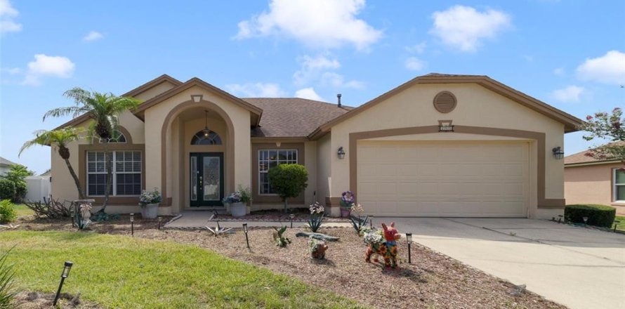 Casa en Davenport, Florida 4 dormitorios, 179.58 m2 № 2221064