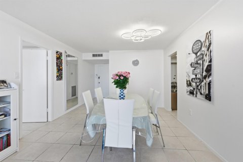 Copropriété à vendre à Aventura, Floride: 2 chambres, 116.22 m2 № 2262145 - photo 11