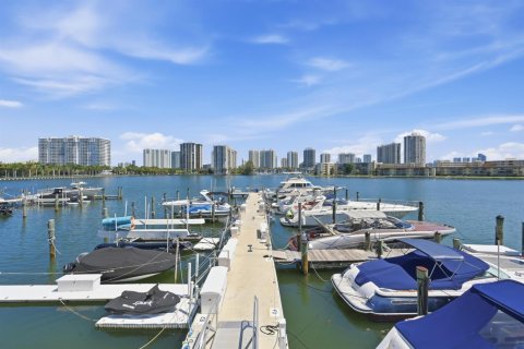 Copropriété à vendre à Aventura, Floride: 2 chambres, 116.22 m2 № 2262145 - photo 23