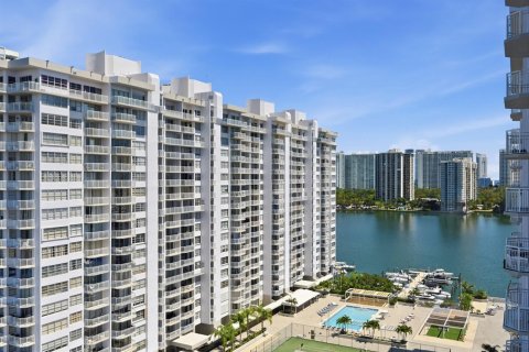 Condo à Aventura, Floride, 2 chambres № 2262145
