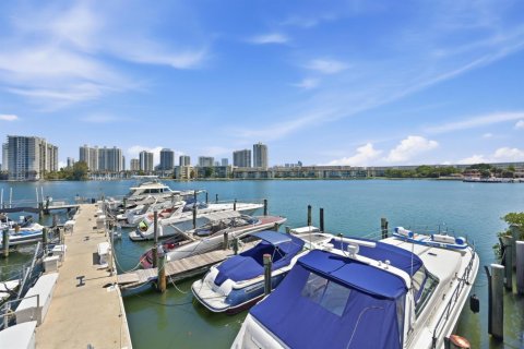 Copropriété à vendre à Aventura, Floride: 2 chambres, 116.22 m2 № 2262145 - photo 24