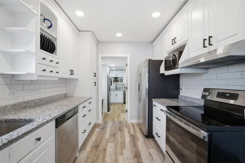 Купить виллу или дом в Сент-Питерсберг, Флорида 5 комнат, 139.63м2, № 2102103 - фото 16
