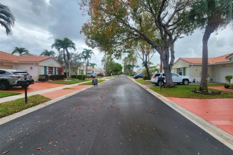 Купить таунхаус в Делрей-Бич, Флорида 2 спальни, 128.02м2, № 2068530 - фото 2