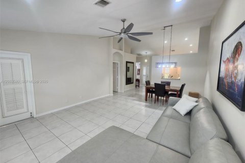 Купить таунхаус в Делрей-Бич, Флорида 2 спальни, 128.02м2, № 2068530 - фото 12