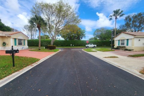 Купить таунхаус в Делрей-Бич, Флорида 2 спальни, 128.02м2, № 2068530 - фото 3