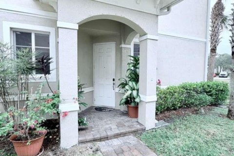 Touwnhouse à louer à Miramar, Floride: 3 chambres, 159.79 m2 № 1987415 - photo 2