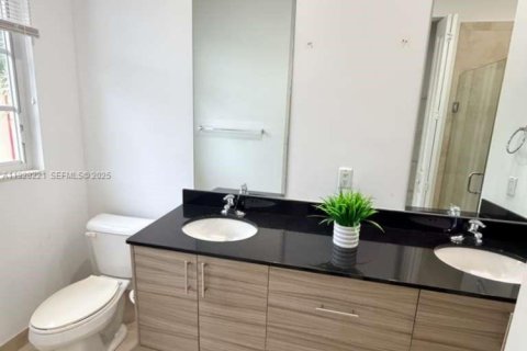 Touwnhouse à louer à Miramar, Floride: 3 chambres, 159.79 m2 № 1987415 - photo 21