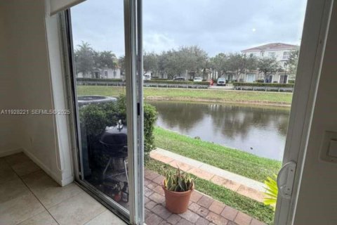 Touwnhouse à louer à Miramar, Floride: 3 chambres, 159.79 m2 № 1987415 - photo 27