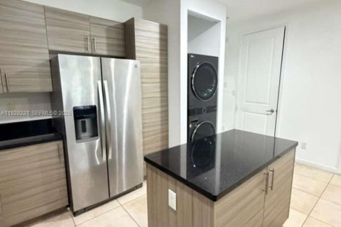 Touwnhouse à louer à Miramar, Floride: 3 chambres, 159.79 m2 № 1987415 - photo 8