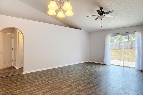Casa en venta en Citrus Springs, Florida, 3 dormitorios, 131.55 m2 № 1659729 - foto 5