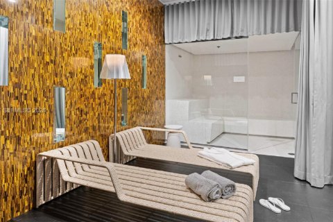 Condominio en venta en Sunrise, Florida, 1 dormitorio, 47.66 m2 № 2047282 - foto 18