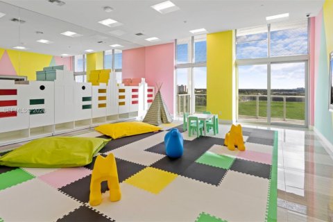 Condominio en venta en Sunrise, Florida, 1 dormitorio, 47.66 m2 № 2047282 - foto 11