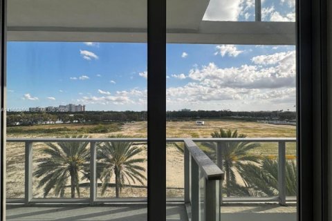 Condominio en venta en Sunrise, Florida, 1 dormitorio, 47.66 m2 № 2047282 - foto 14