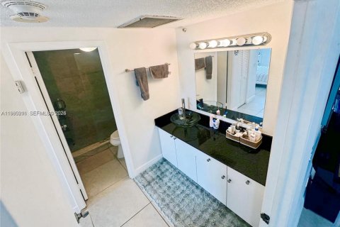Copropriété à vendre à Sunny Isles Beach, Floride: 1 chambre, 70.79 m2 № 2046472 - photo 13