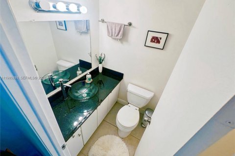 Copropriété à vendre à Sunny Isles Beach, Floride: 1 chambre, 70.79 m2 № 2046472 - photo 8