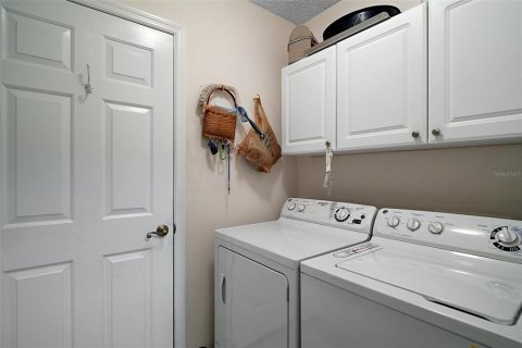 House in Leesburg, Florida 3 bedrooms, 165.83 sq.m. № 1816063 - photo 23