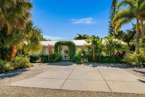 Villa ou maison à vendre à Bradenton Beach, Floride: 3 chambres, 159.14 m2 № 1886434 - photo 1