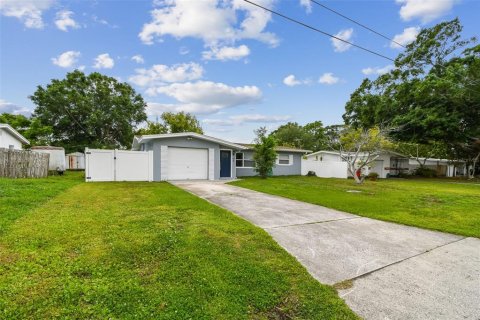 House in Clearwater, Florida 3 bedrooms, 109.72 sq.m. № 1628359 - photo 4