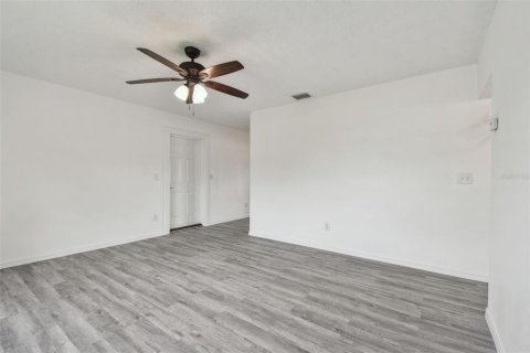 House in Clearwater, Florida 3 bedrooms, 109.72 sq.m. № 1628359 - photo 14