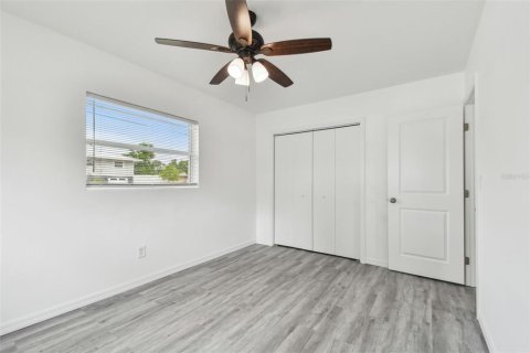 House in Clearwater, Florida 3 bedrooms, 109.72 sq.m. № 1628359 - photo 21