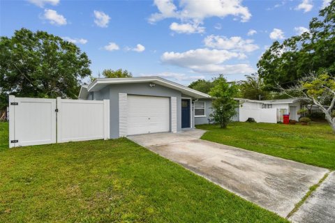 House in Clearwater, Florida 3 bedrooms, 109.72 sq.m. № 1628359 - photo 5