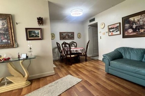Condominio en venta en Lakeland, Florida, 1 dormitorio, 56.86 m2 № 1561736 - foto 5