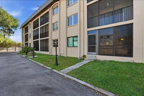 Condominio en venta en Sarasota, Florida, 2 dormitorios, 92.07 m2 № 2107162 - foto 29