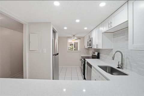 Condominio en venta en Sarasota, Florida, 2 dormitorios, 92.07 m2 № 2107162 - foto 11