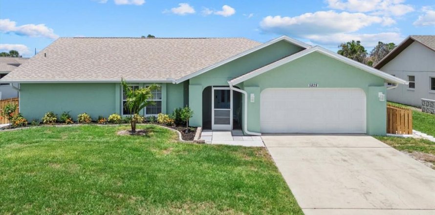 House in Venice, Florida 4 bedrooms, 219.71 sq.m. № 1783282