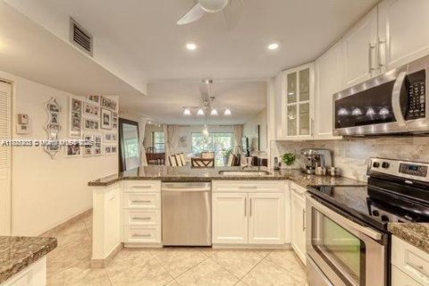 Condo à Lauderhill, Floride, 3 chambres  № 2079787